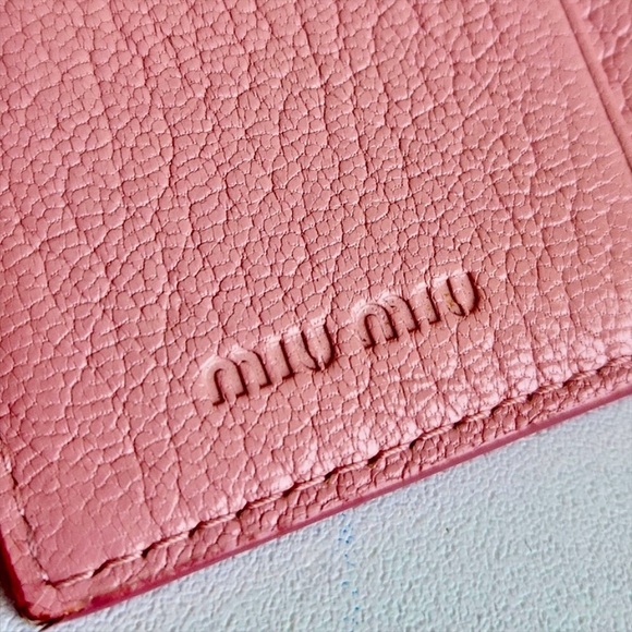 Miu Miu Rare & Limited Edition Floral Compact Leather Wallet - Picture 7 of 10